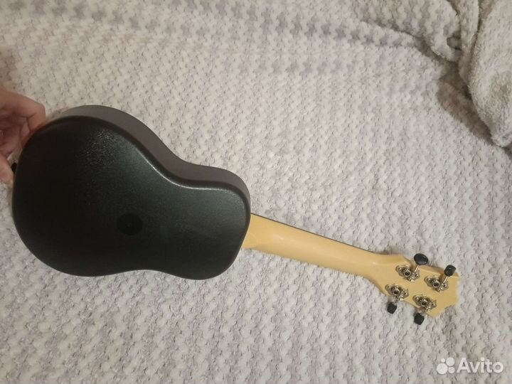 Гитара укулеле