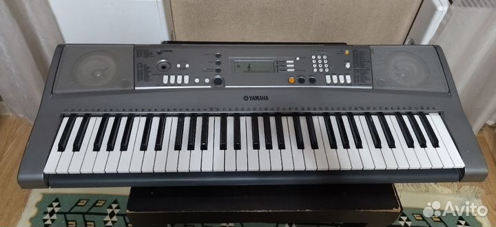 Yamaha psr r300