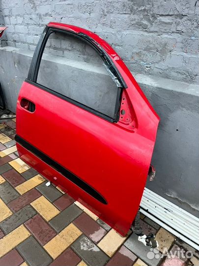 Дверь передняя правая Nissan Almera N16 1.5 2004