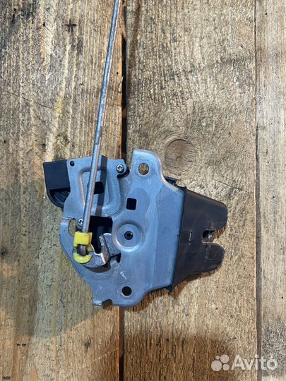 Замок багажника mitsubishi lancer 10