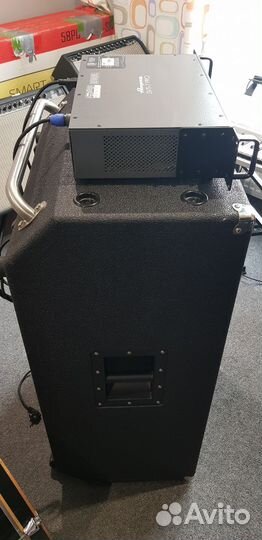 Продам басовый кабинет Ampeg