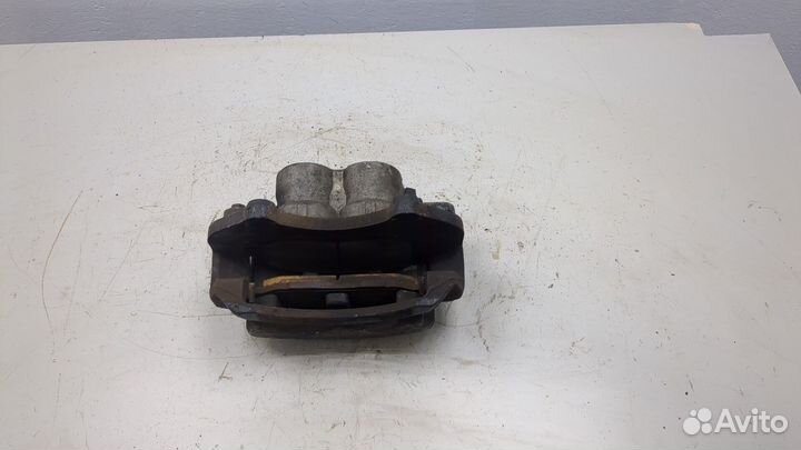 Суппорт левый передний Cadillac STS, 2009