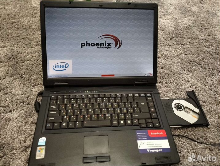 Ноутбук RoverBook Voyager
