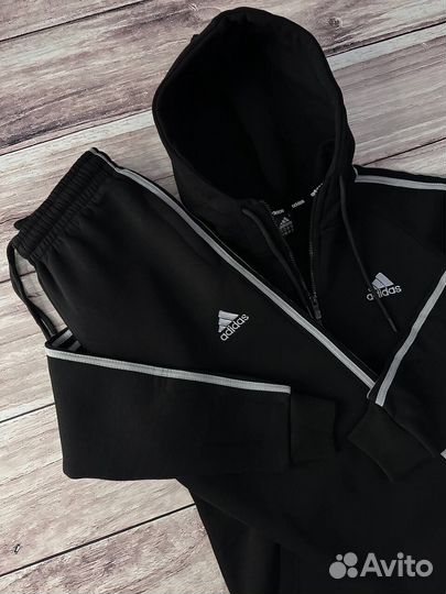 Спортивный костюм Adidas черный флисовый