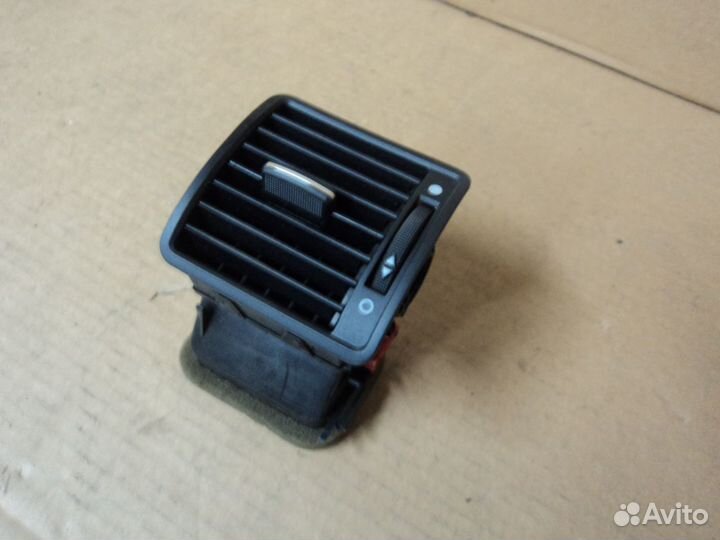 Дефлектор боковой нижний Audi A8 D2