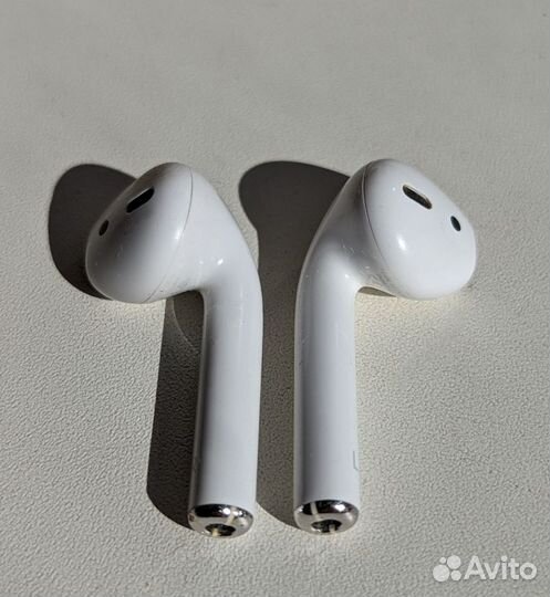 Беспроводные наушники apple airpods