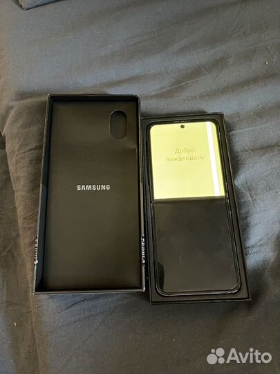Samsung Galaxy Z Flip4, 8/128 ГБ