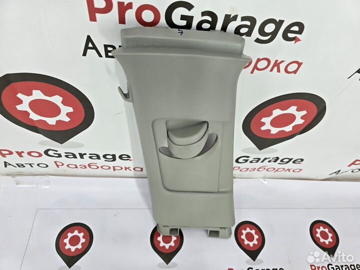 Обшивка стойки средней левой Geely Coolray SX11