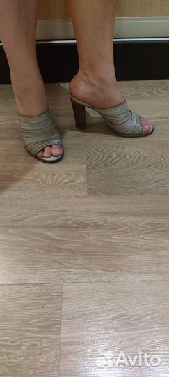 Босоножки женские