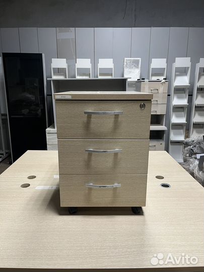 Тумбочки офисные