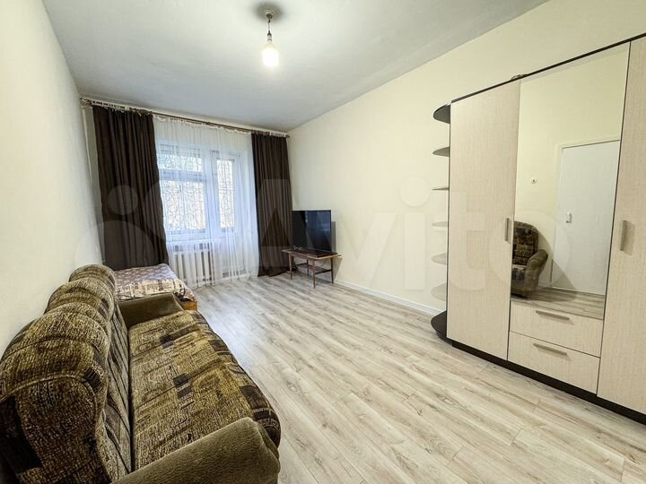 2-к. квартира, 54 м², 1/4 эт.