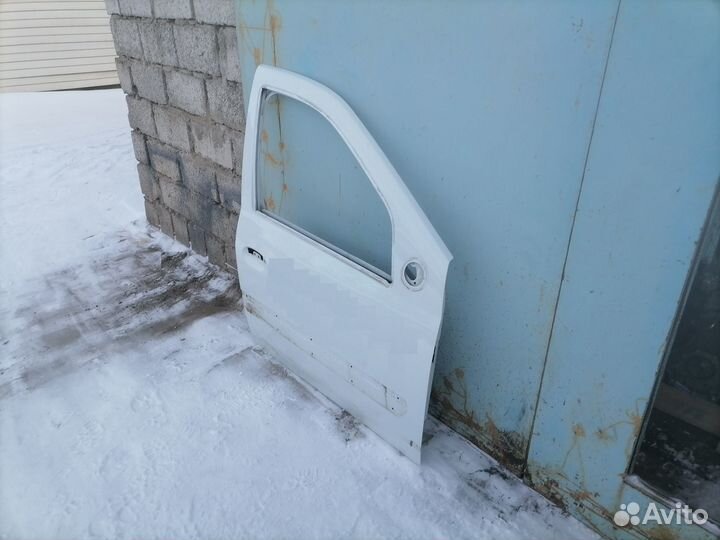 Дверь Ларгус Рено передняя правая оригинал