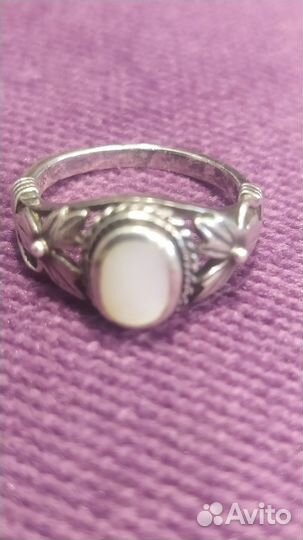 Кольцо с белым перламутром винтаж СССР
