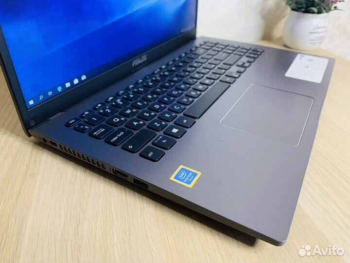 Свежий, мощный ноутбук 2020