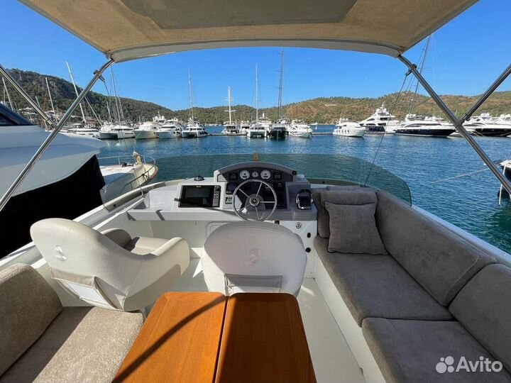 Моторная яхта Beneteau Swift Trawler 44 2018г