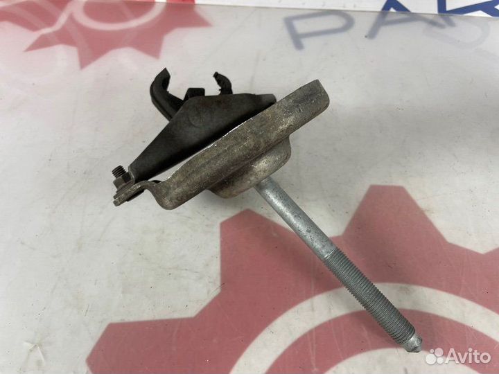 Упорная шайба задняя левая Bmw 5 F10 2.5 2010