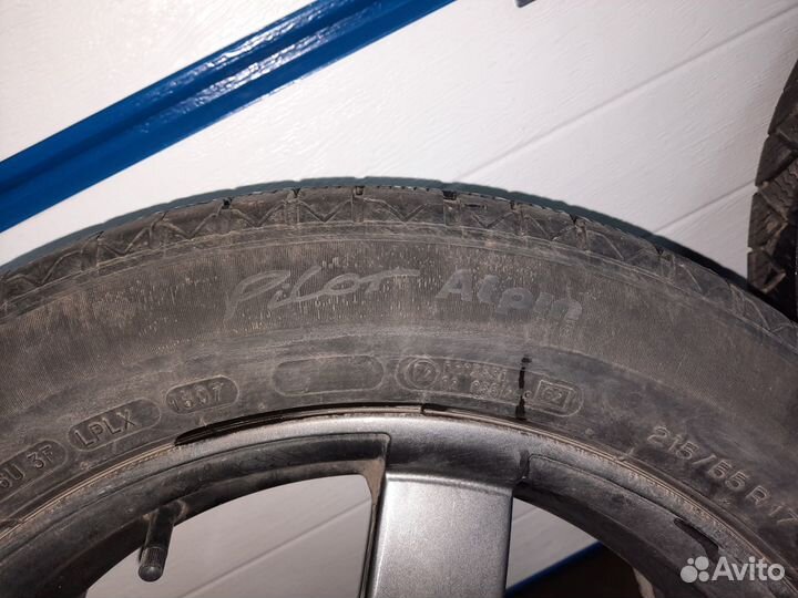 Комплект покрышек и дисков литых