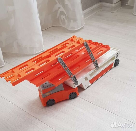 Автовоз HotWheels с пусковой установкой в подарок