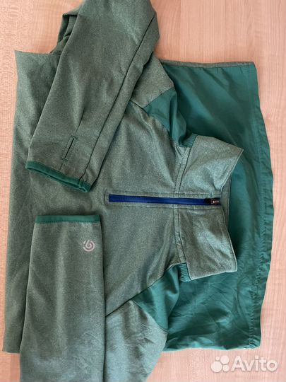 Спортивный лонгослив 