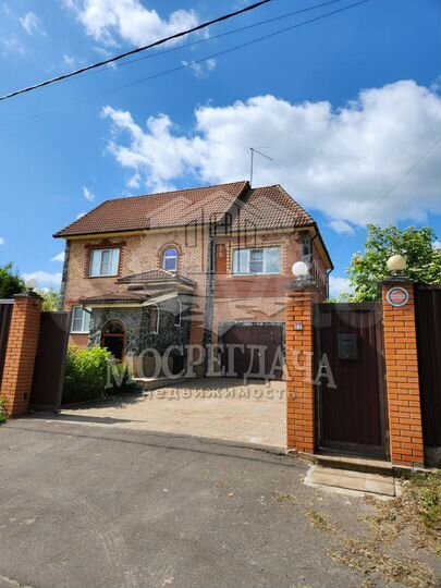 Коттедж 236 м² на участке 15 сот.