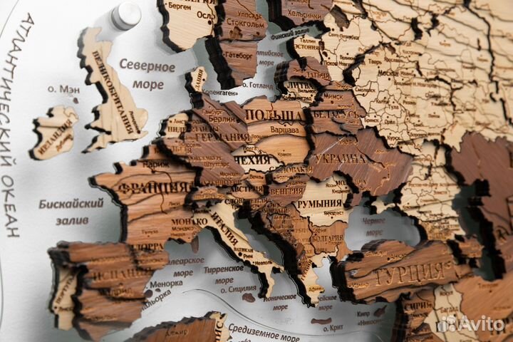 Деревянные карты мира