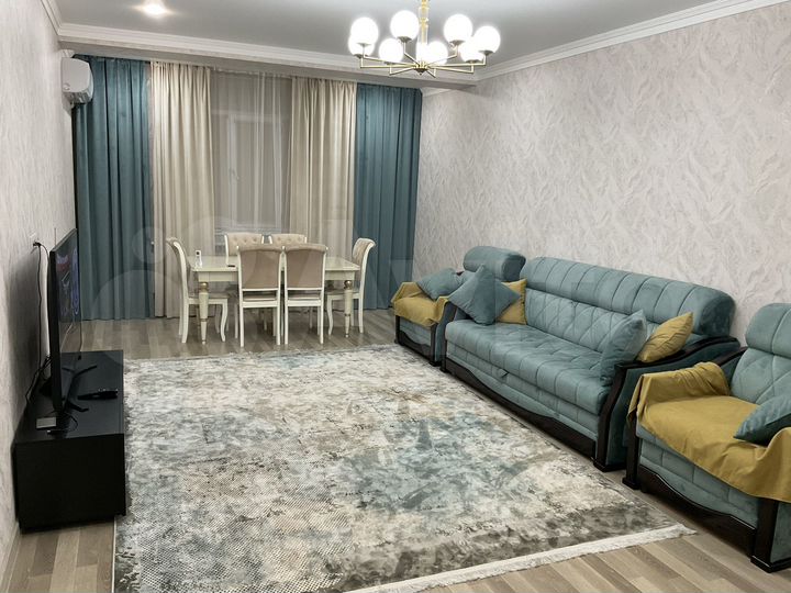 3-к. квартира, 76 м², 2/5 эт.