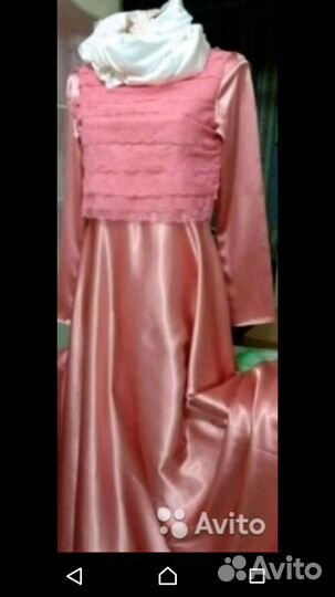 Платье на никах