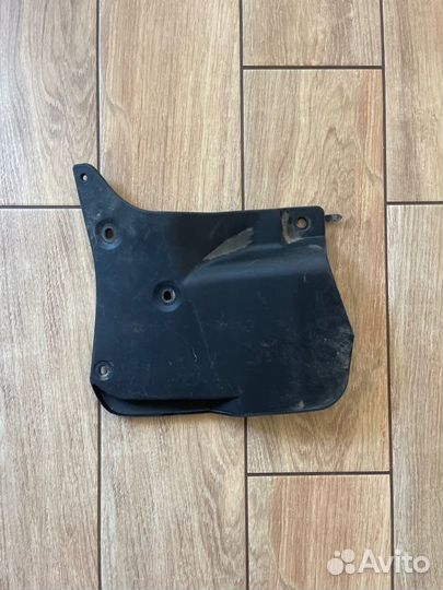 Брызговик передний правый Lexus Lx570 С 2015 Года