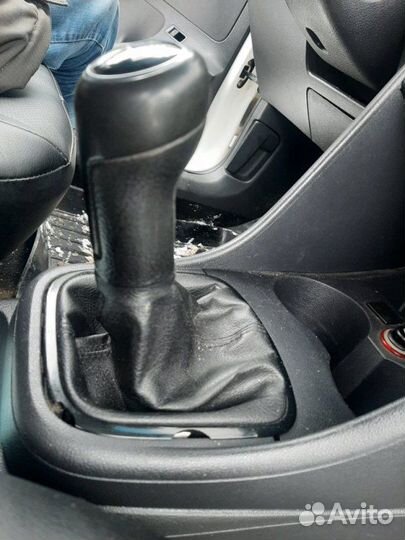 Ручка кпп Volkswagen Polo седан 1.6 CFN 2012