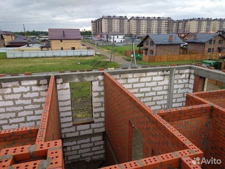 Бригада строителей