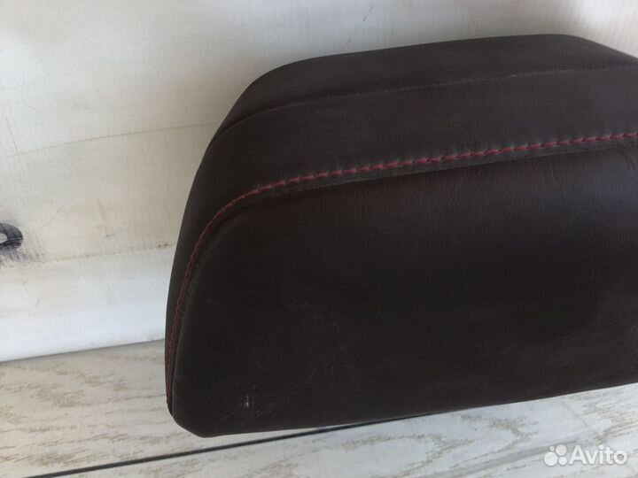Lexus RX4 Подголовник центральный задний