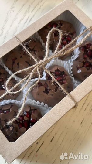 Сладкий подарок, гранат в шоколаде