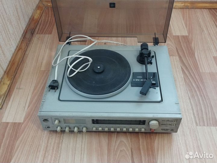 Проигрыватель винила СССР