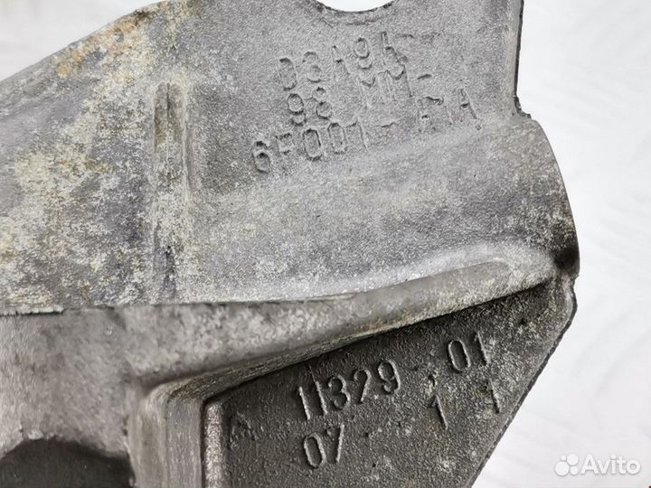 Кронштейн двигателя Ford Fiesta 5 2004