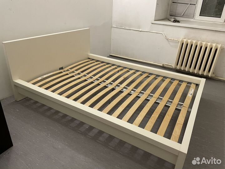 Каркас кровати Hamar 140:200 с ламелями