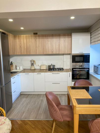 4-к. квартира, 80 м², 4/9 эт.
