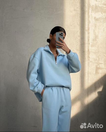 Спортивный костюм женский