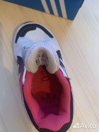 Кроссовки adidas