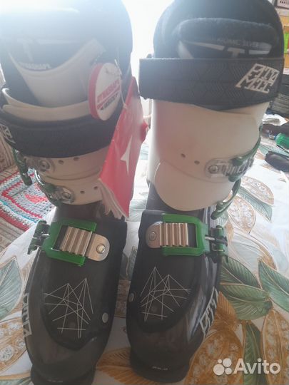 Горнолыжные ботинки atomic silver