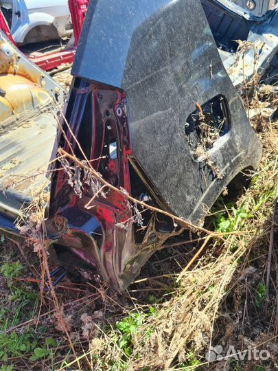 Крыло заднее правое Renault Sandero Stepway 2011