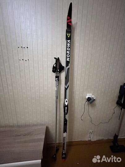 Беговые лыжи комплект в отличном состоянии