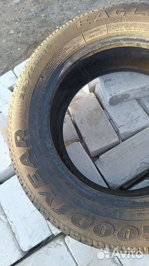 Goodyear Eagle Touring 225/60 R16