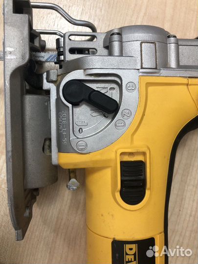Лобзик dewalt DW 333 K