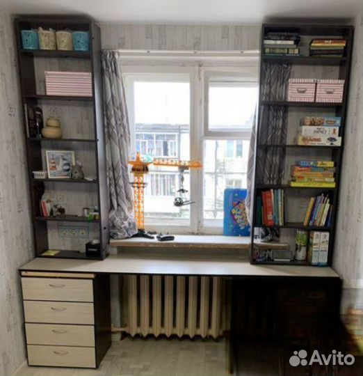 Уголок школьника/письменный стол/стеллаж