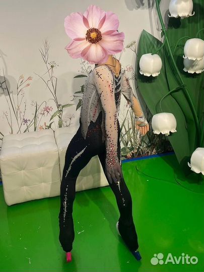 Костюм для выступлений,фигурное катание