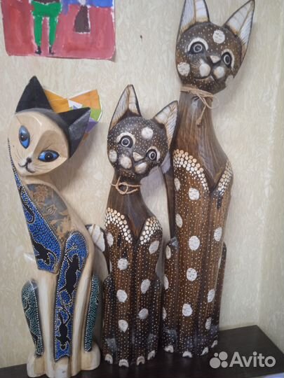 Деревянные кошки статуэтки