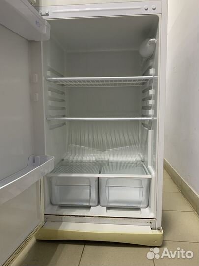 Холодильник indesit