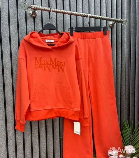 Костюм спортивный