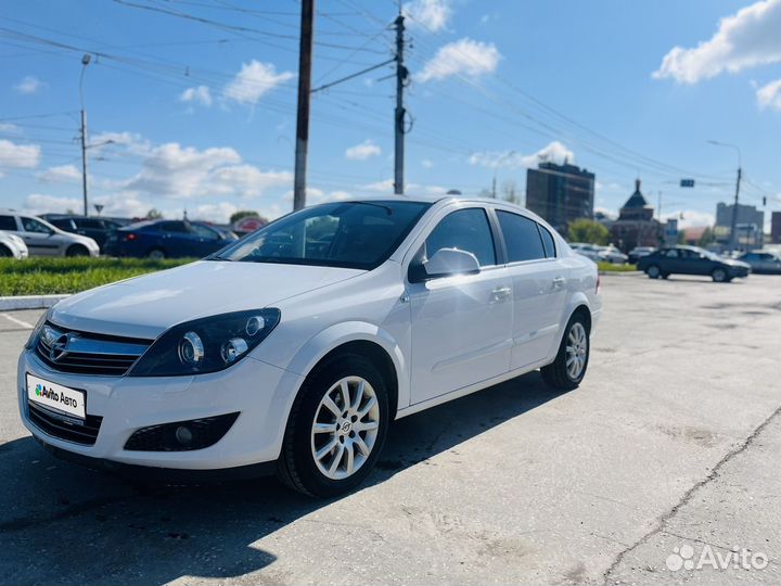 Opel Astra 1.6 МТ, 2011, 138 000 км