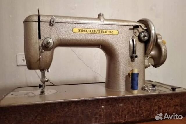 Швейная машинка подольск м100. Машинка швейная подольск 100 подольск 100. Подольск 100. Швейная машина подольск м100. Патрон для швейной машинки.
